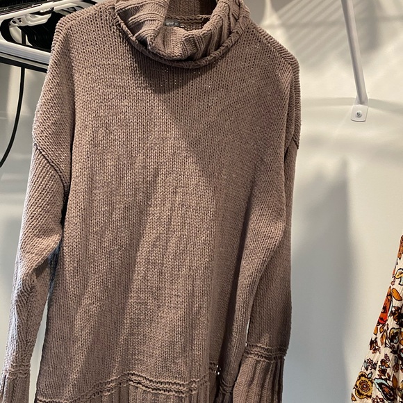 Oversized cowl neck sweater - Picture 1 of 1